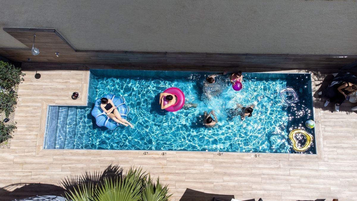 accommodation kalamata vilas pools
